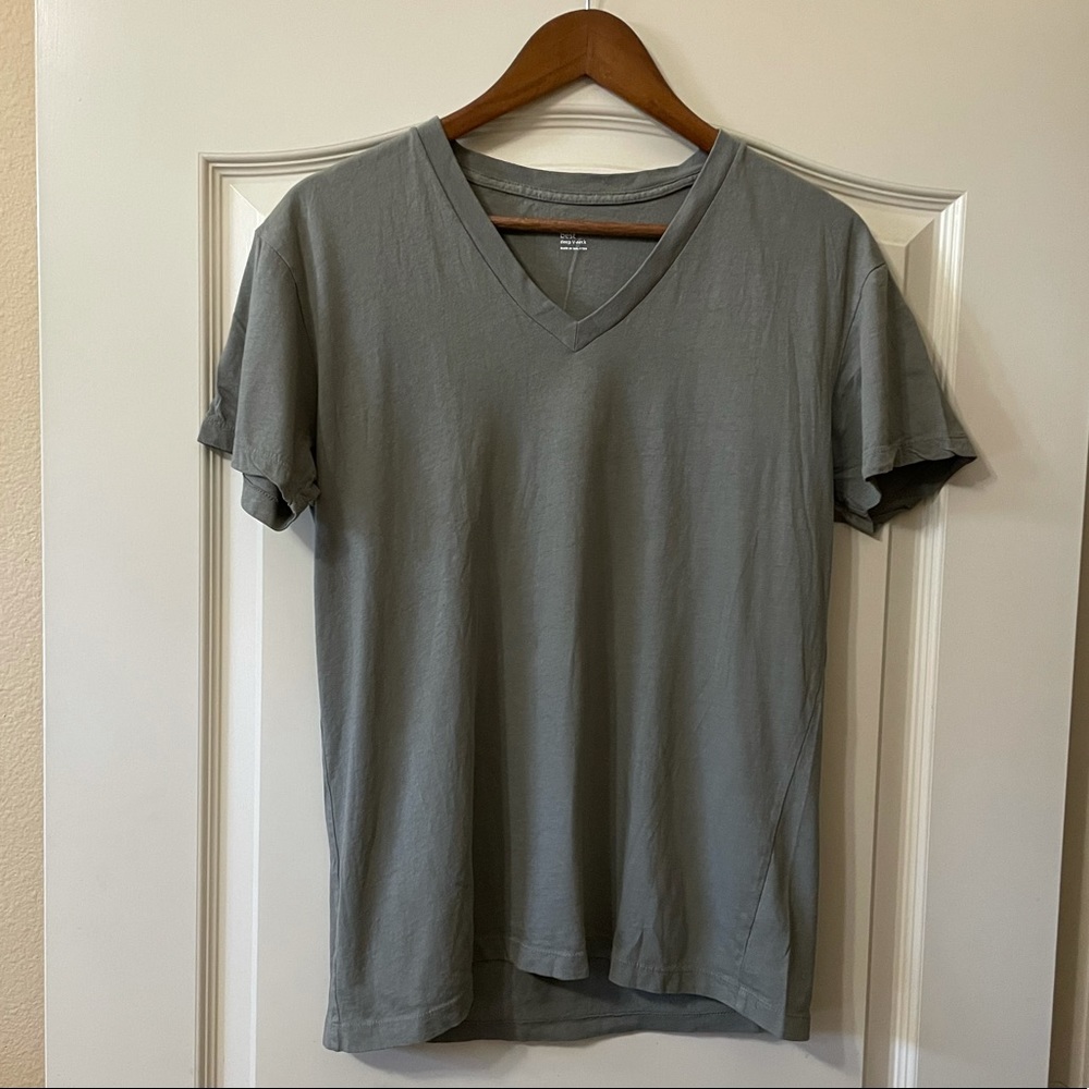 Gap V Neck T Shirt